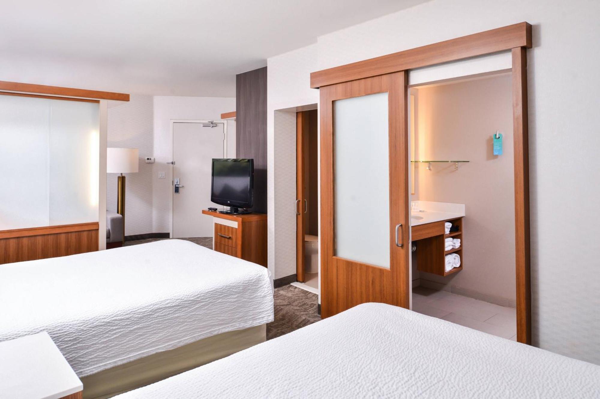 Springhill Valley Wine Country Hotel